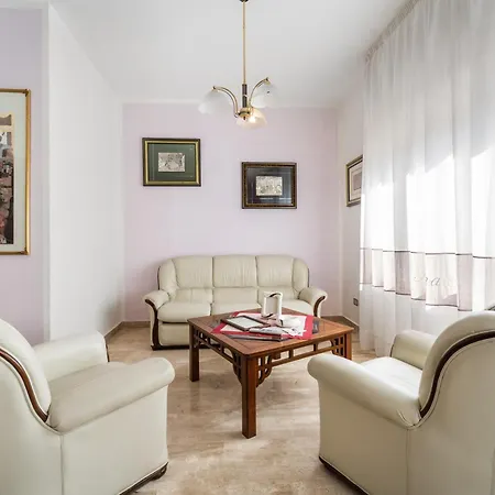 Casa Regina * Bacu Abis