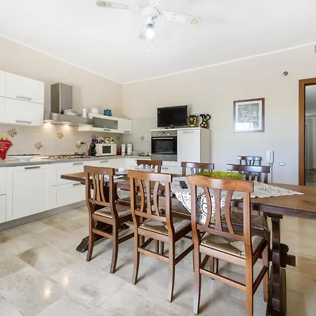 Casa Regina Bacu Abis