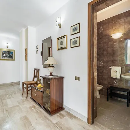 Casa Regina Bacu Abis